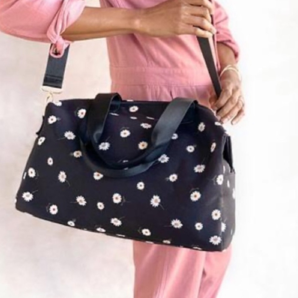 NWT Alice + Olivia duffle bag